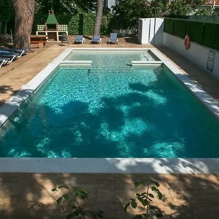 Rvapartaments Benelux Appartement *